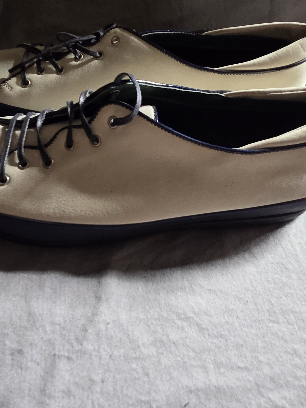 Cream Leather Lace-Up Shoes - Picture 3 of 8